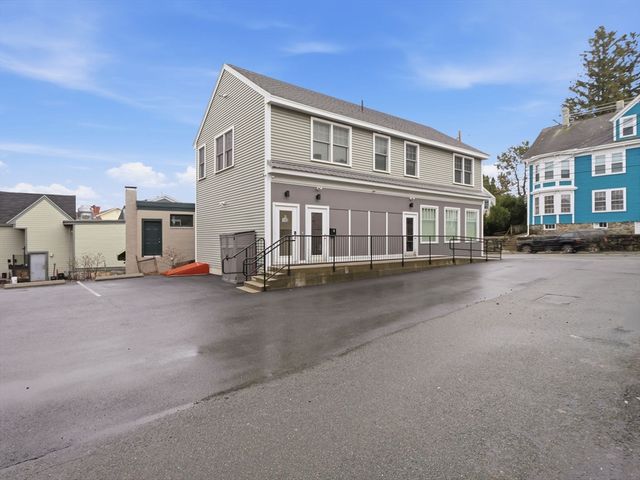 149 Pleasant St 2, Marblehead, MA 01945