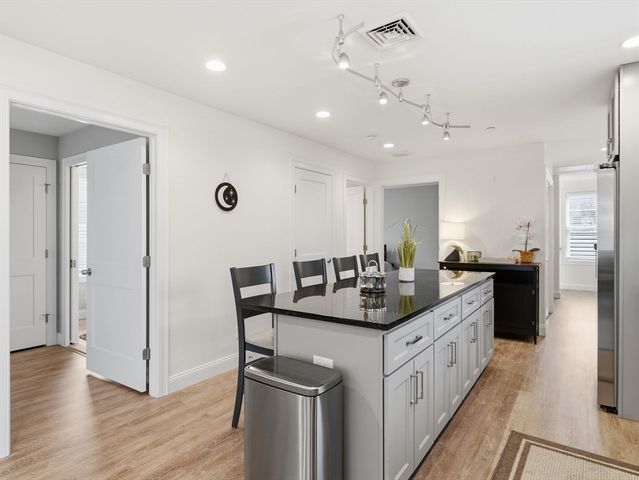 149 Pleasant St 2, Marblehead, MA 01945