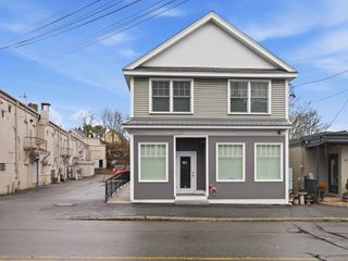 149 Pleasant St 2, Marblehead, MA 01945