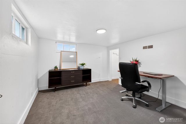 6831 S Yakima Avenue, Tacoma, WA 98408