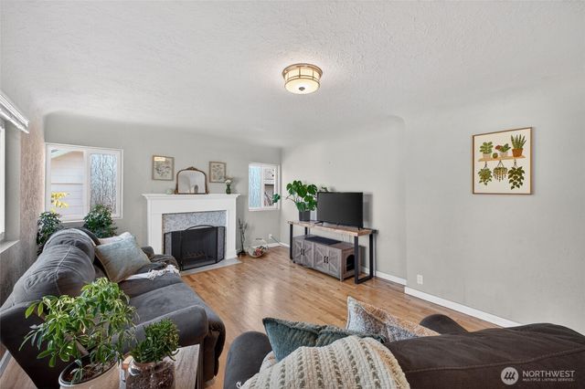 6831 S Yakima Avenue, Tacoma, WA 98408