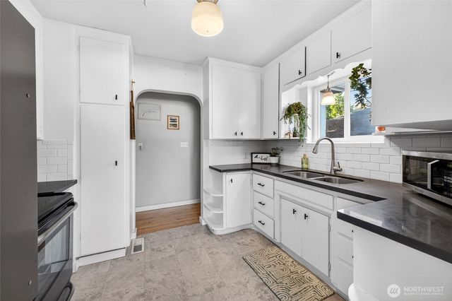 6831 S Yakima Avenue, Tacoma, WA 98408