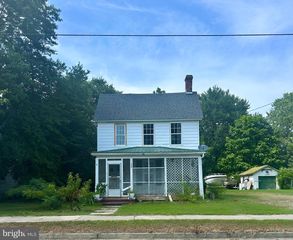 215 ACADEMY AVE, Federalsburg, MD 21632