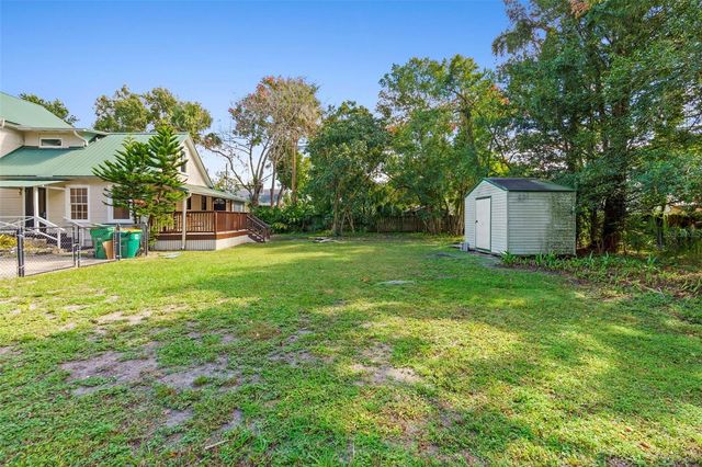 210 W UNIVERSITY AVENUE, Deland, FL 32720