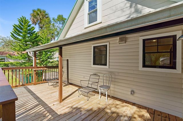 210 W UNIVERSITY AVENUE, Deland, FL 32720