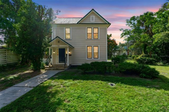 210 W UNIVERSITY AVENUE, Deland, FL 32720