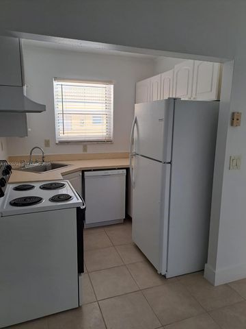 1975 NE 135th Street 2D, North Miami, FL 33181