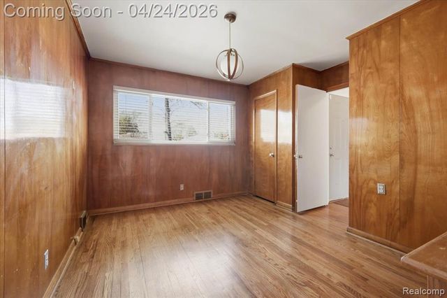 13111 Northfield Boulevard, Oak Park, MI 48237