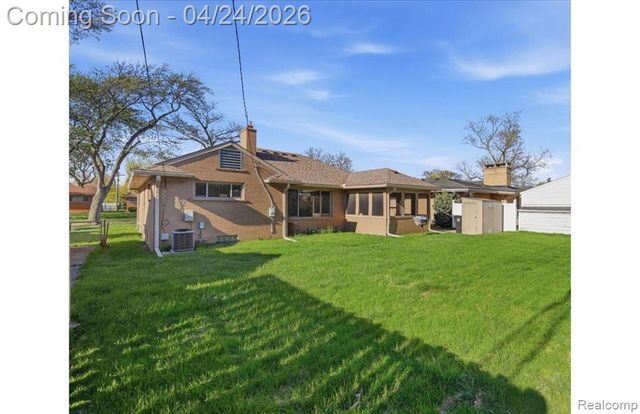 13111 Northfield Boulevard, Oak Park, MI 48237