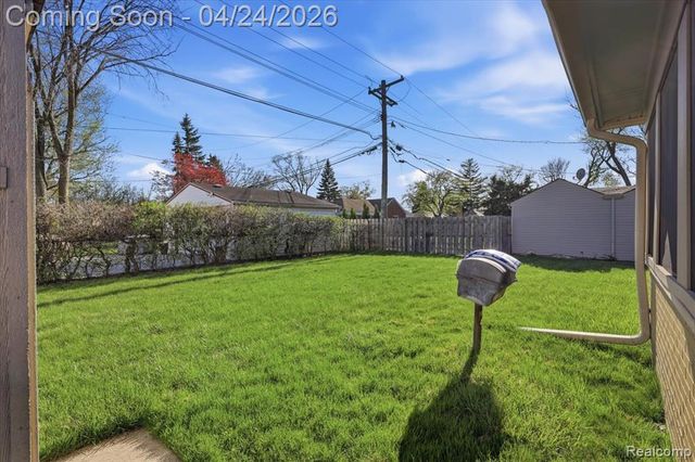 13111 Northfield Boulevard, Oak Park, MI 48237