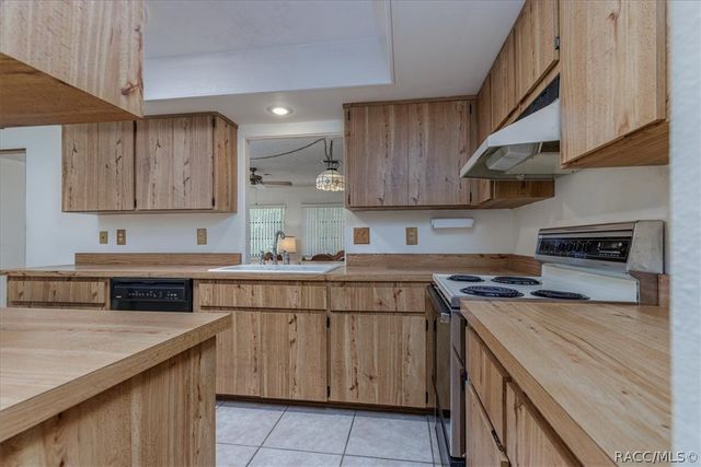 80 Sycamore Circle, Homosassa, FL 34446