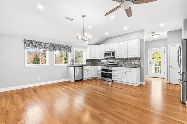 16A Glenwood Ave A, Winchester, MA 01890