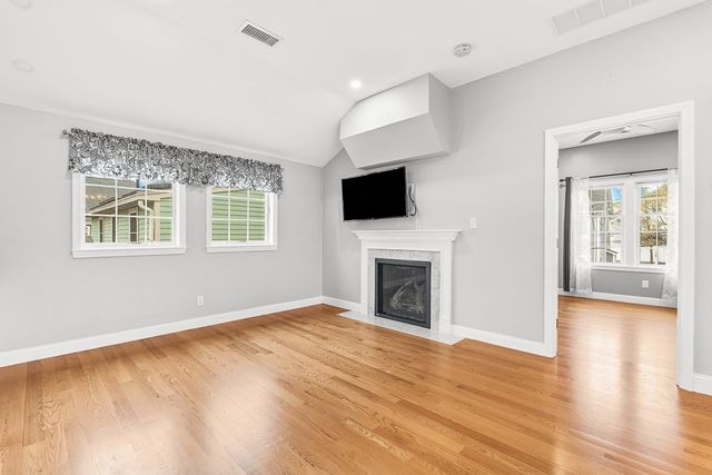 16A Glenwood Ave A, Winchester, MA 01890