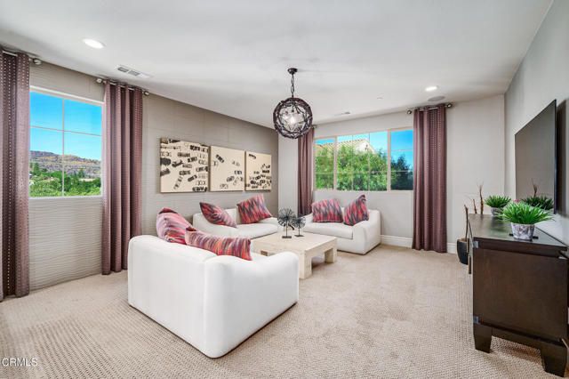 8300 Mariposa Court, West Hills (los Angeles), CA 91304