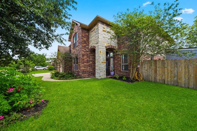 12022 Eagle Ridge Drive, Mont Belvieu, TX 77535