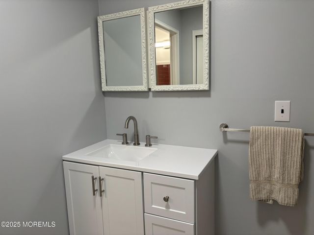 89 Fairway Lane C, Whiting, NJ 08759