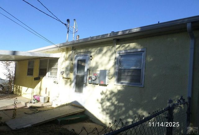 1629 Maplewood Dr, Pueblo, CO 81005