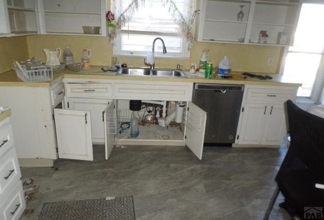 1629 Maplewood Dr, Pueblo, CO 81005