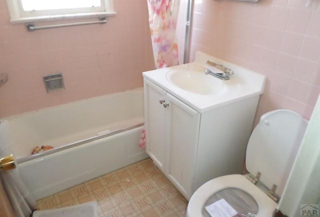 1629 Maplewood Dr, Pueblo, CO 81005