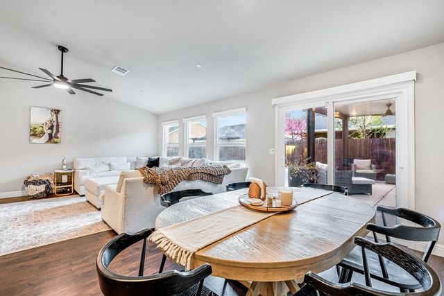 2424 Las Rosas Avenue, Clovis, CA 93619