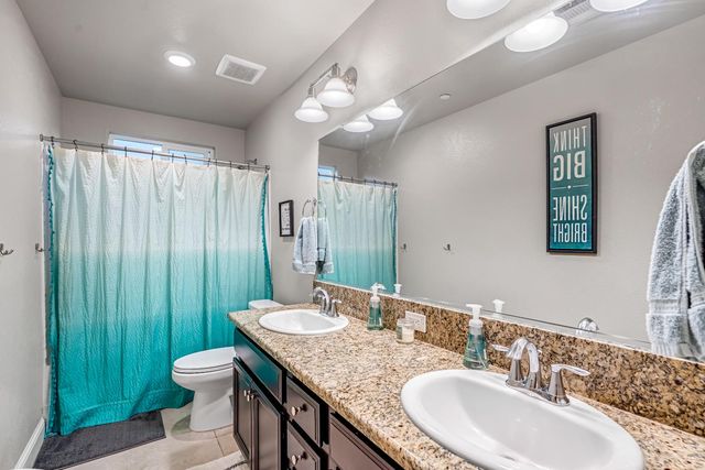 2424 Las Rosas Avenue, Clovis, CA 93619