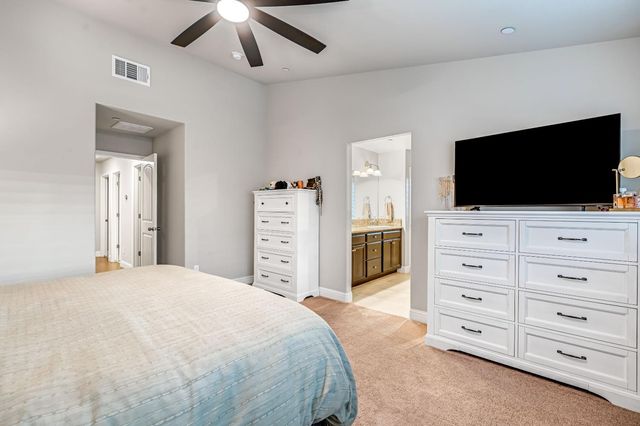 2424 Las Rosas Avenue, Clovis, CA 93619