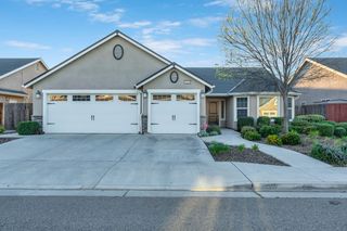 2424 Las Rosas Avenue, Clovis, CA 93619