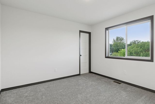 2840 219th Avenue NE, East Bethel, MN 55011