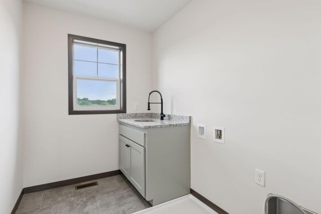 2840 219th Avenue NE, East Bethel, MN 55011