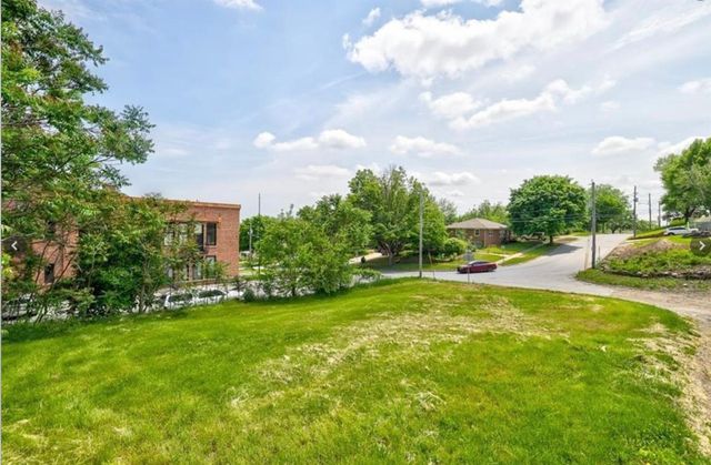 6 Hartford Avenue, Des Moines, IA 50315