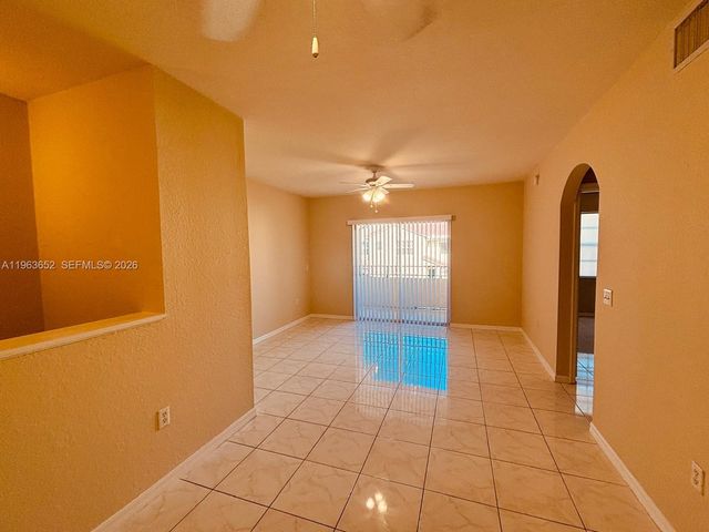 204 Belmont Ln 102, North Lauderdale, FL 33068