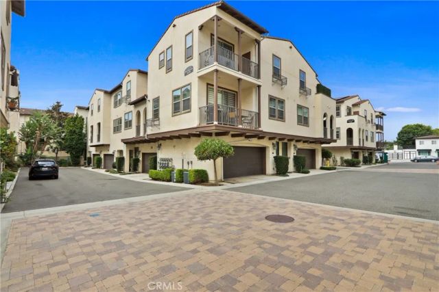 1895 Orizaba Avenue 104, Signal Hill, CA 90755