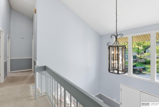 909 Ridgewood Court, Bellevue, NE 68005