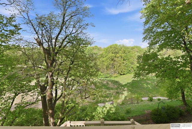 909 Ridgewood Court, Bellevue, NE 68005