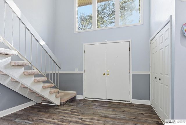 909 Ridgewood Court, Bellevue, NE 68005
