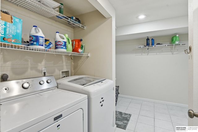 909 Ridgewood Court, Bellevue, NE 68005