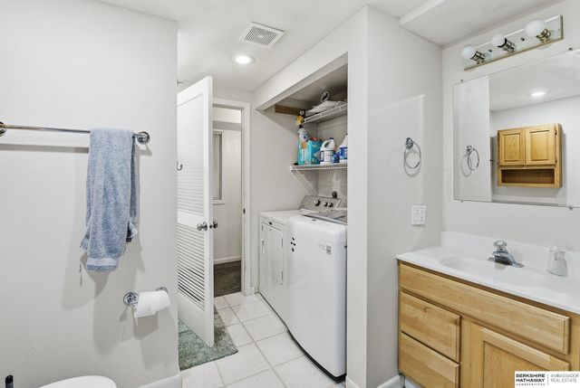 909 Ridgewood Court, Bellevue, NE 68005
