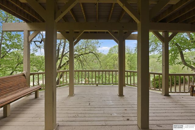 909 Ridgewood Court, Bellevue, NE 68005