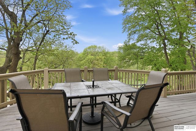 909 Ridgewood Court, Bellevue, NE 68005