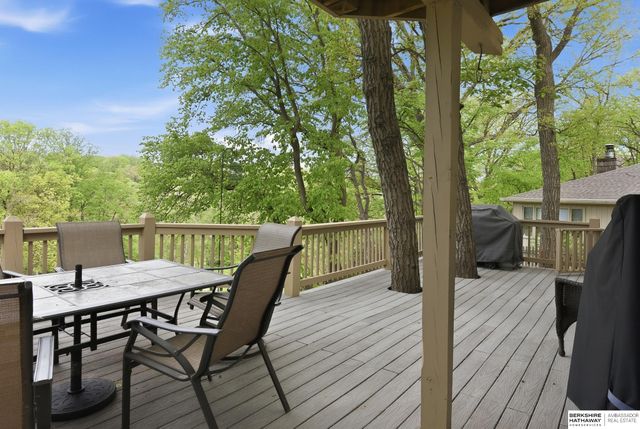 909 Ridgewood Court, Bellevue, NE 68005