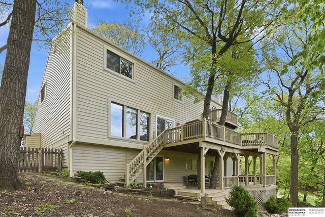 909 Ridgewood Court, Bellevue, NE 68005
