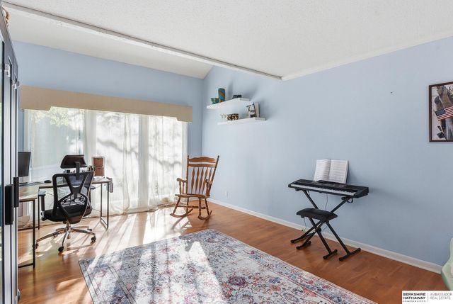 909 Ridgewood Court, Bellevue, NE 68005