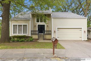 909 Ridgewood Court, Bellevue, NE 68005