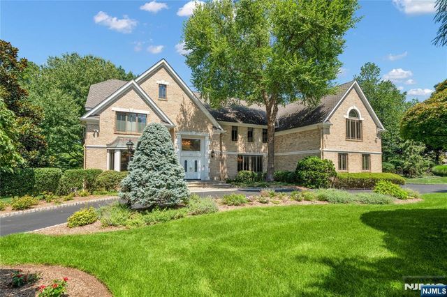 837 Apple Ridge Road, Franklin Lakes, NJ 07417