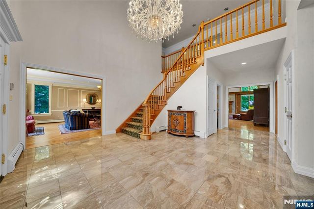 837 Apple Ridge Road, Franklin Lakes, NJ 07417