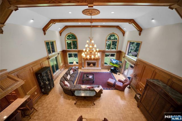 837 Apple Ridge Road, Franklin Lakes, NJ 07417