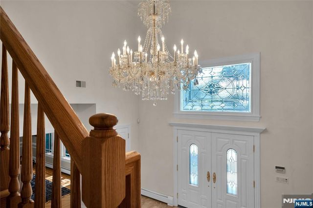 837 Apple Ridge Road, Franklin Lakes, NJ 07417