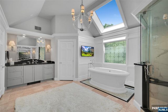 837 Apple Ridge Road, Franklin Lakes, NJ 07417