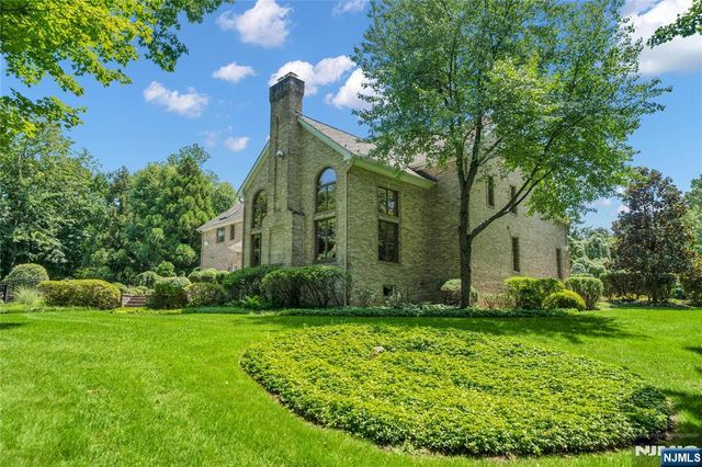 837 Apple Ridge Road, Franklin Lakes, NJ 07417