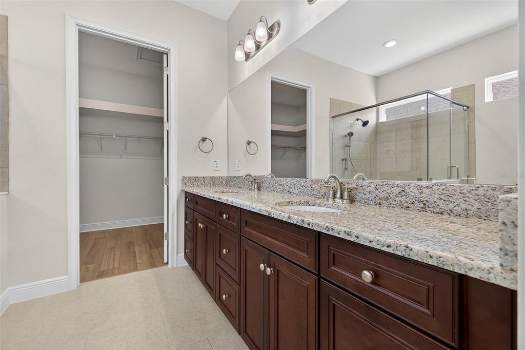 Image 20 of property listing at 14174 THOROUGHBRED DRIVE, Dade City, FL 33525